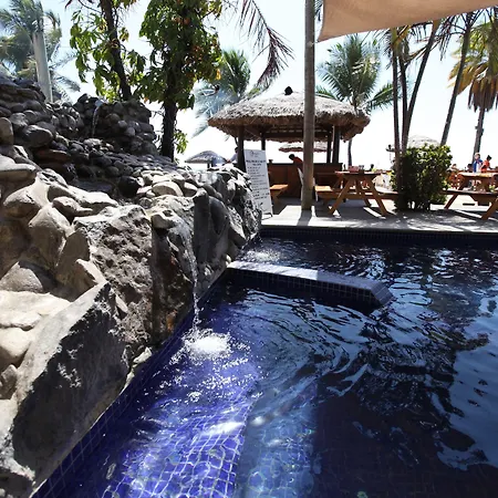 Smugglers Cove Beach Resort & Hotel-3